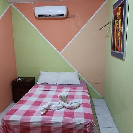Hostal Venecia -Tu Casa En Manta. Extérieur photo